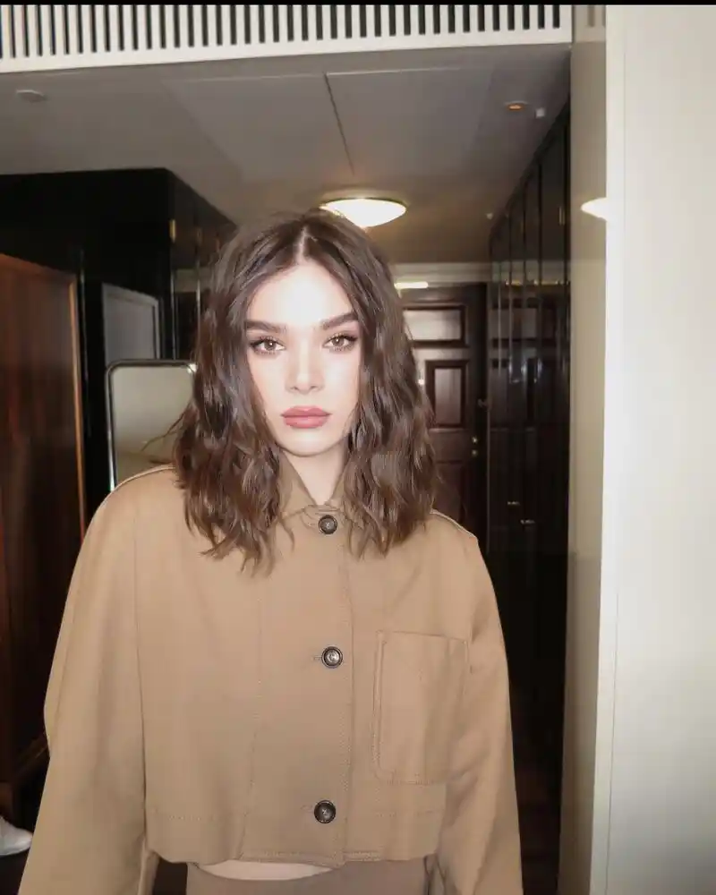 Hailee Steinfeld portrait in close-up with glam makeup