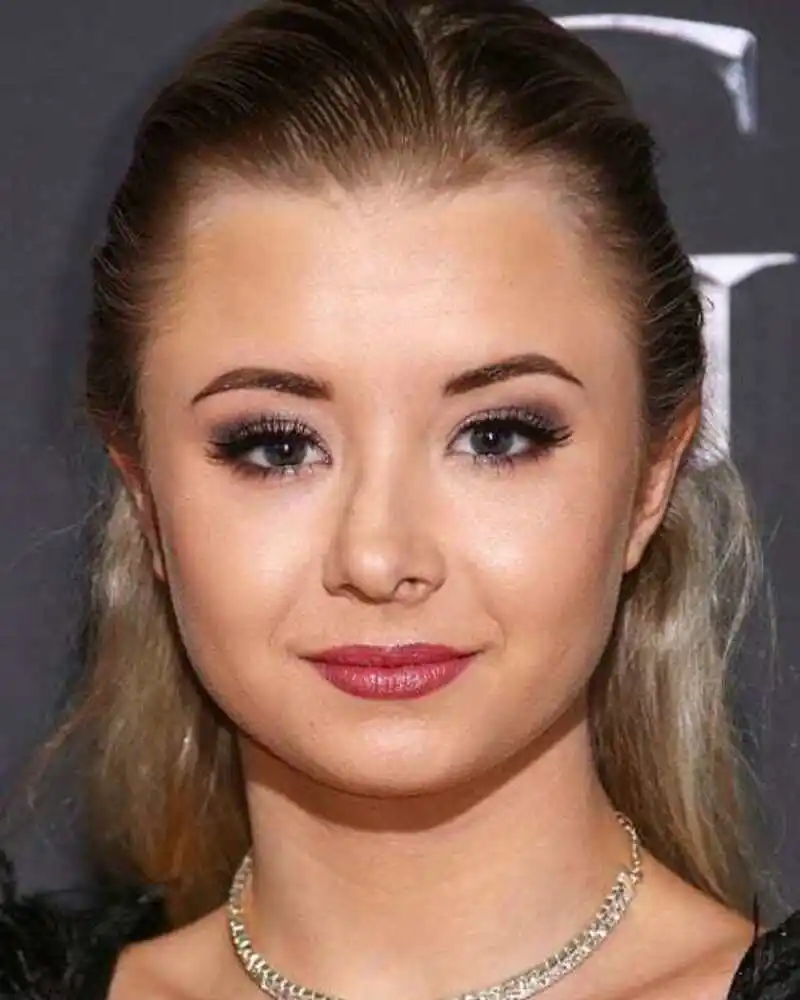 Young actress Kerry Ingram posing at a film event