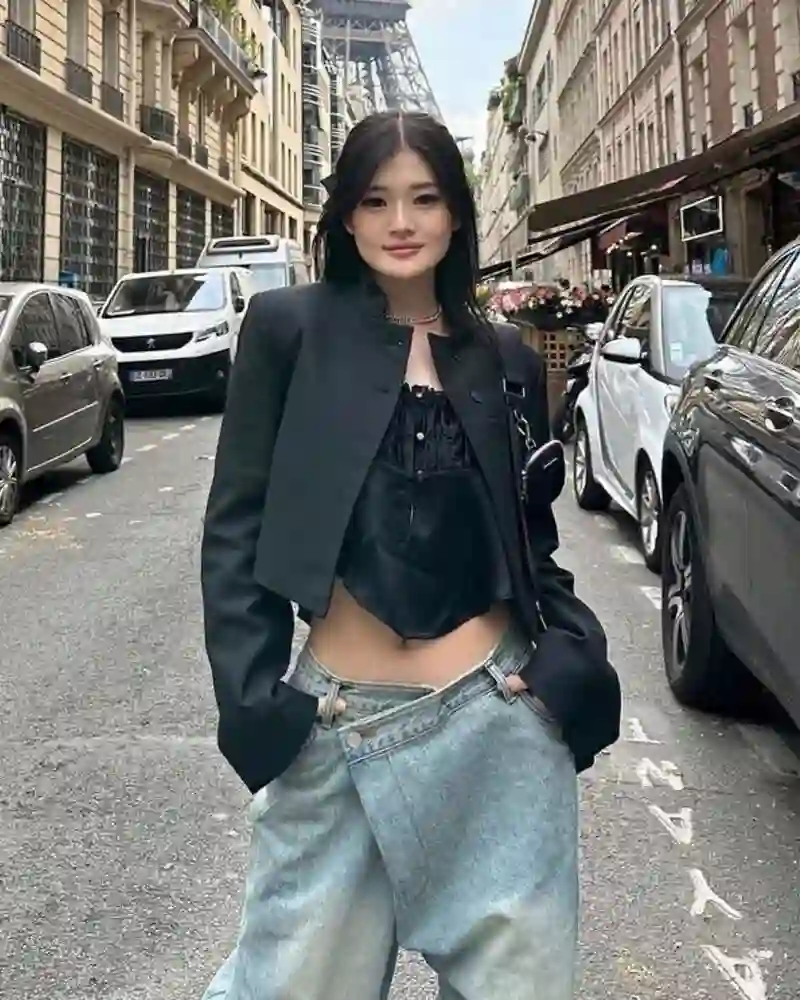 Kristina Kika Kim height comparison standing pose